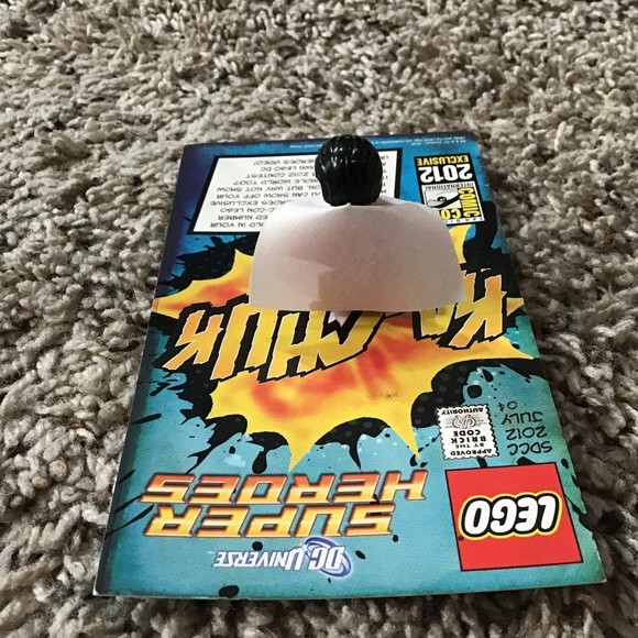 LEGO DC SHAZAM MINI FIGURE 2012 SDCC ULTRA RARE - Picture 5 of 6